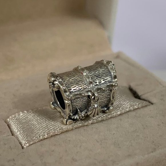 Pandora Chest of Treasure Charm - Picture 8 of 8
